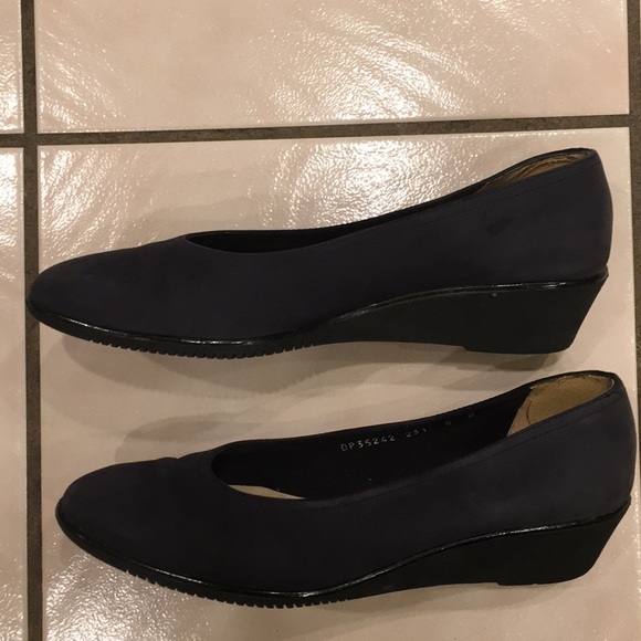 Ferragamo gray wedges - Picture 3 of 8